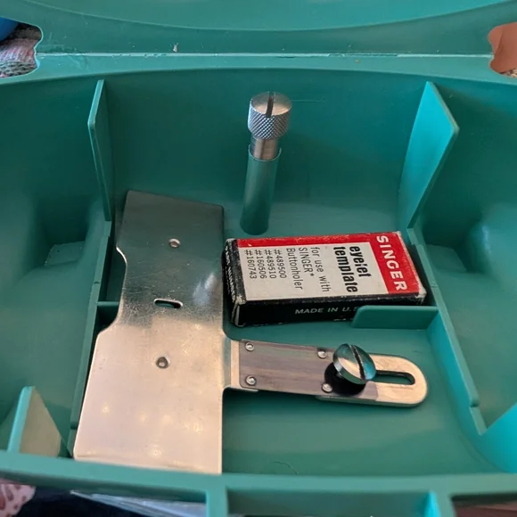 1960s Singer Buttonholer - Picture 10 of 11